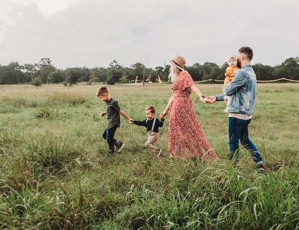 Comment organiser un voyage en famille économique pour créer des souvenirs inoubliables sans se ruiner ?