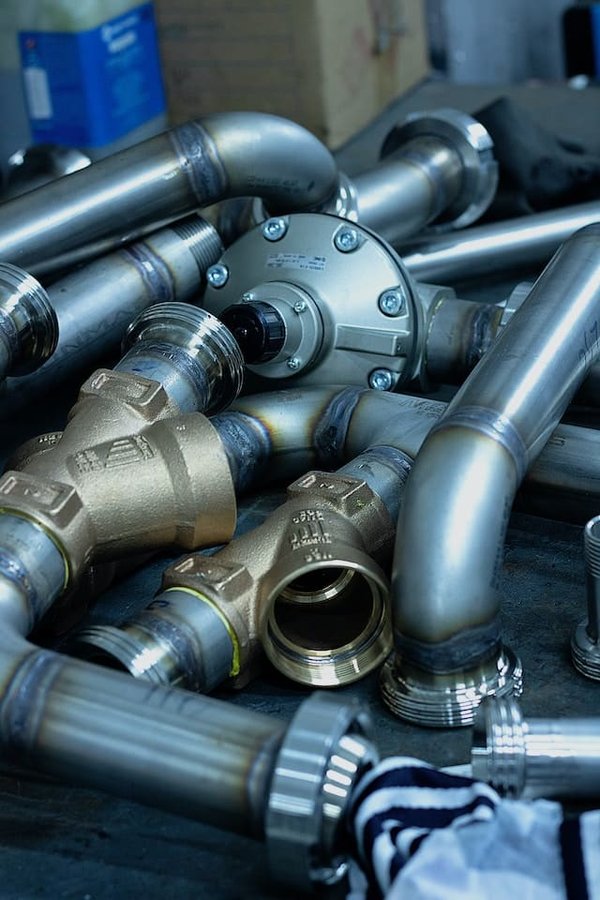 Quels outils utiliser pour réaliser des travaux de plomberie en fonte ?